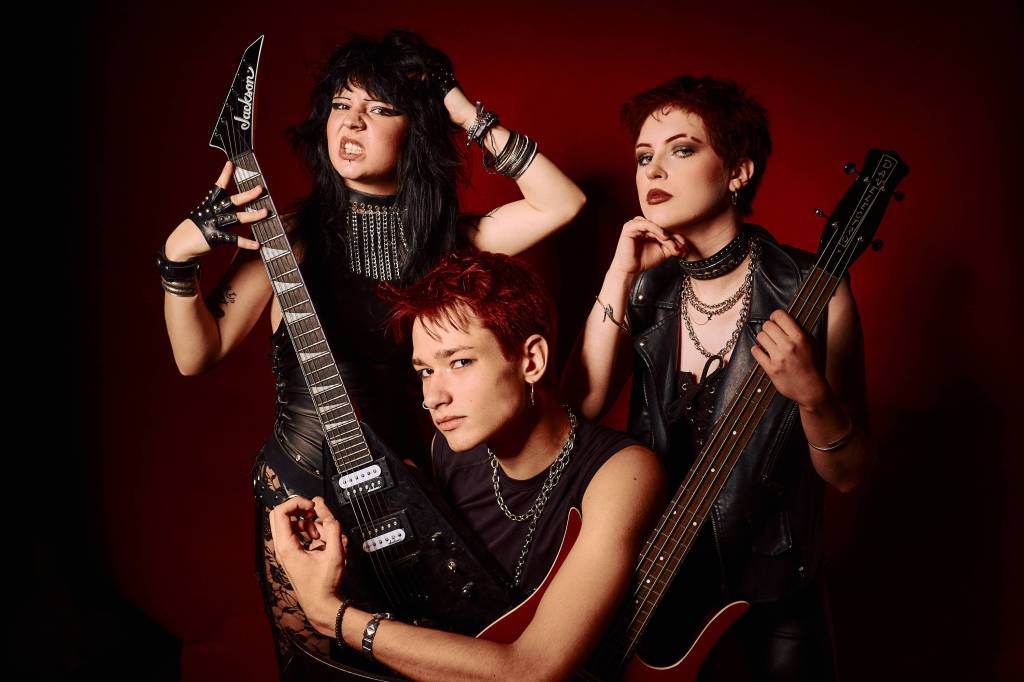 Red Ripper band - Sonya Cherri (guitars / vocals), Ness Nasty (bass guitar), Saul Prowler (rhythm guitar)